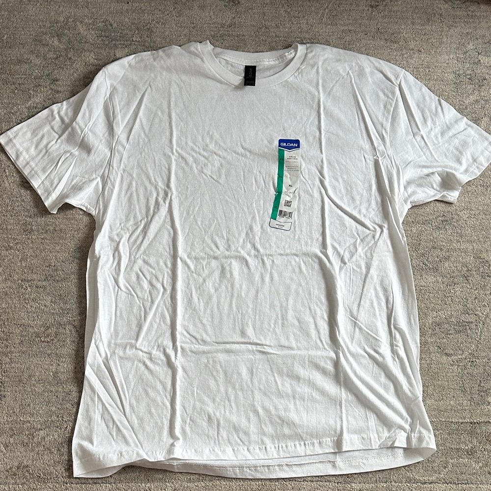 Gildan adult tee shirt
Size XL
Color white
NWT